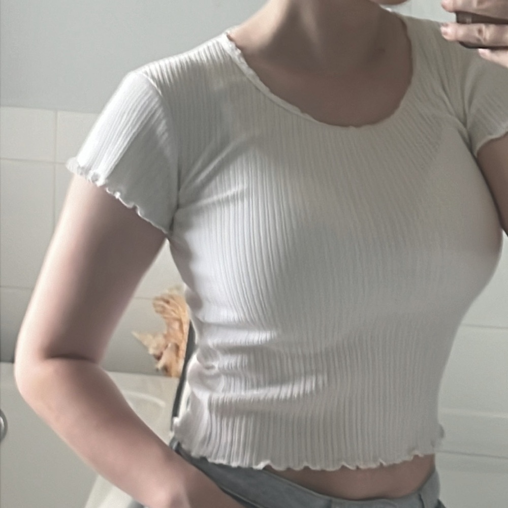 Brandy Melville White Croptop Ribbed